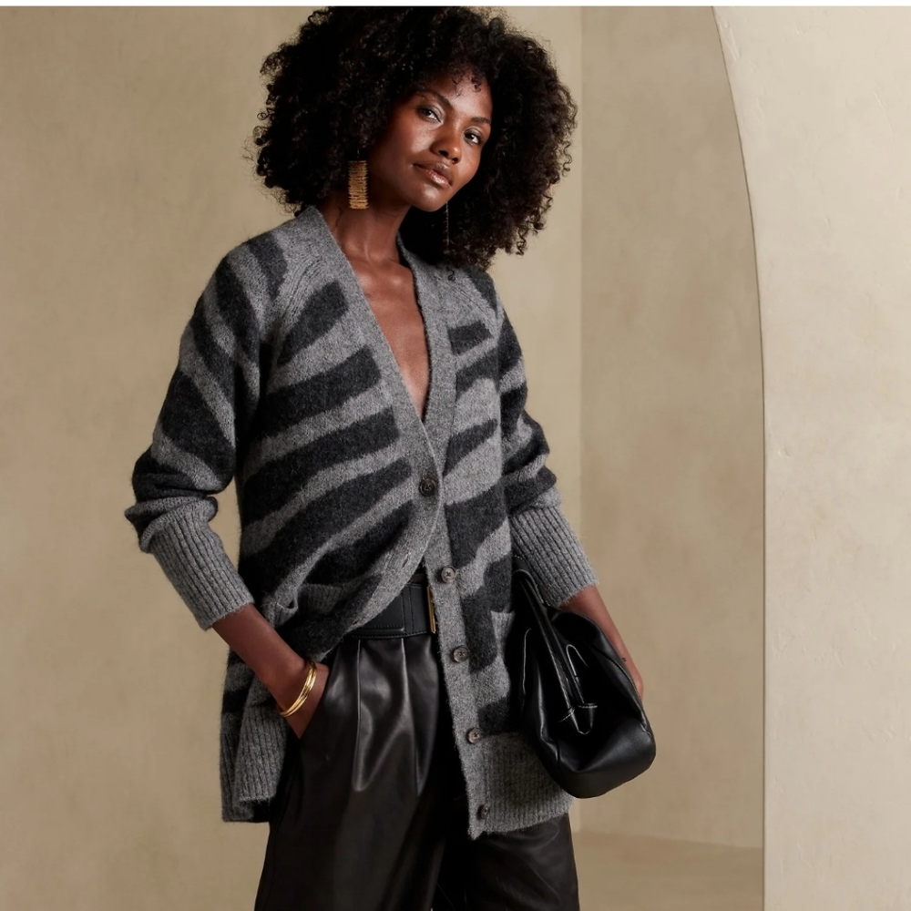 BANANA REPUBLIC Womens Alpaca Wool Blend Cardigan Sweater Size S Zebra Print